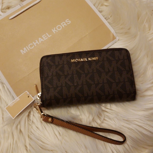 MK JET SET TRAVEL BRN/ACORN - Picture 2 of 6